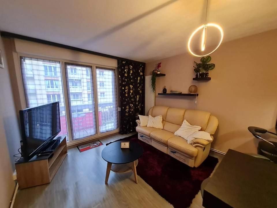 Chez Romain, Appartement Proche Commerces Et Centre Ville Avec Wifi Verdun-sur-Meuse Екстериор снимка